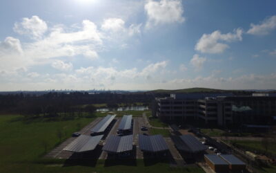 Bluetop fournit les ombrières solaires pour le plus grand projet de stationnement solaire au Royaume-Uni